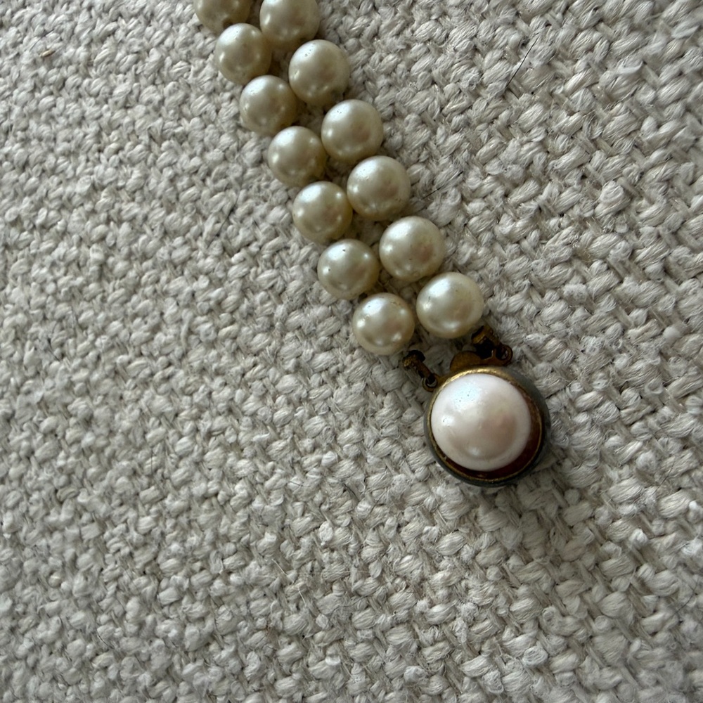 Vintage Faux Pearl Double-Strand Bracelet - Picture 6 of 8